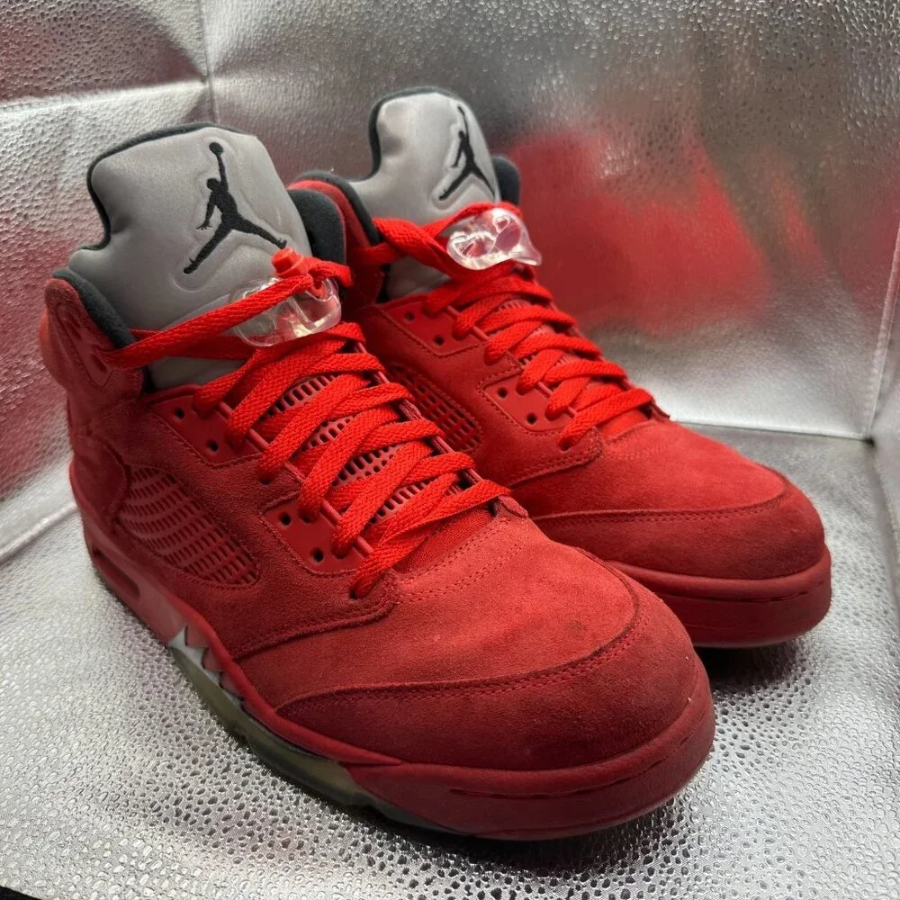 Size 10.5 Air Jordan V 5 Retro University Red Suede Athletic‎ Sneaker 136027-602
